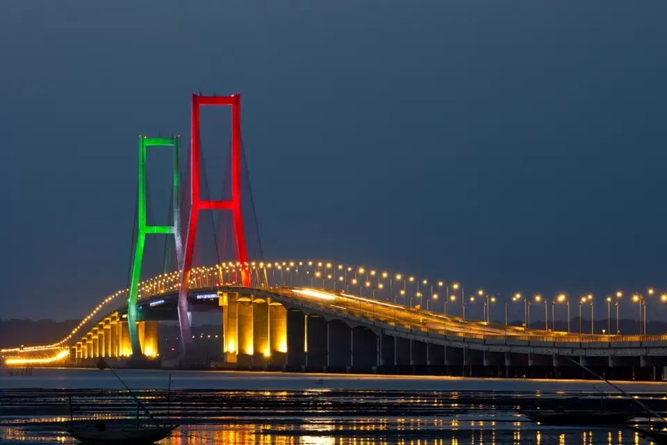 Jembatan Suramadu