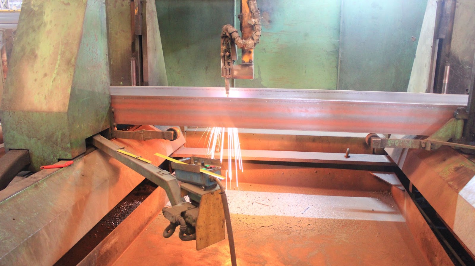Proses Pemotongan Baja H Beam