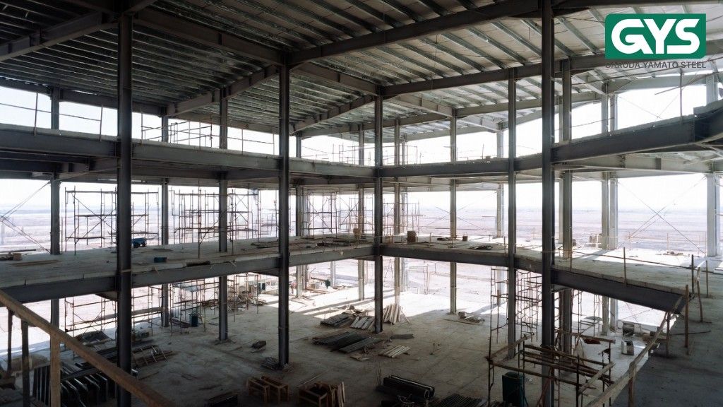 Konstruksi Gedung Modern di Indonesia: Mengapa Material Baja Struktural Jadi Pilihan Utama?